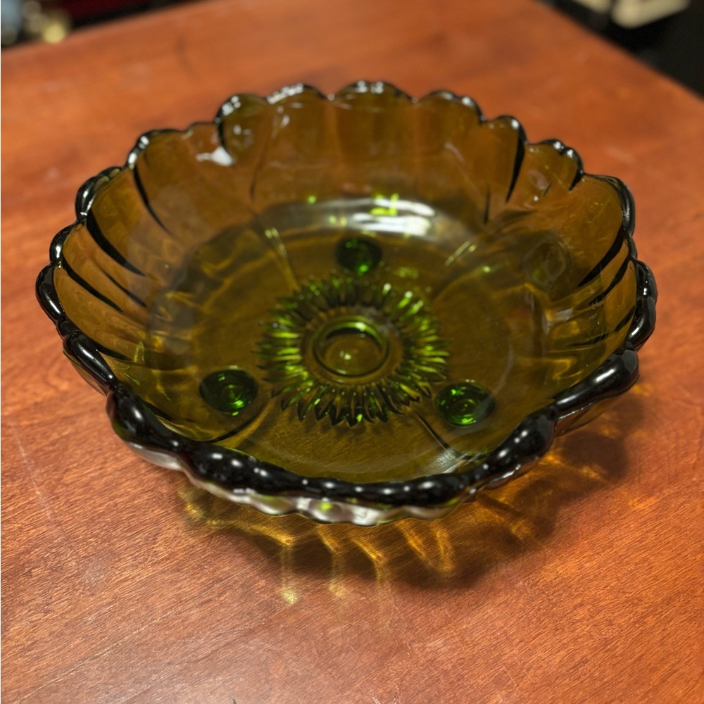 Indiana Glass Avocado Green Starburst Large Footed Bowl. Vintage